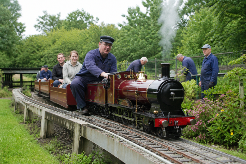 Oakfield Miniature Railway Society